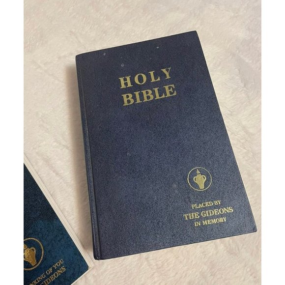 Holy Bibles Placed by the Gideons 3 - Picture 4 of 9